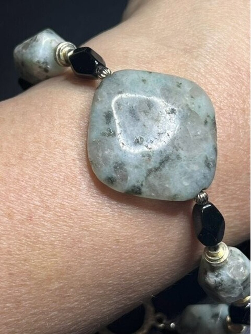 B6702 Natural Stone Kiwi Jasper Black Onyx Beaded Toggle  Bracelet Chunky 9"